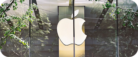 Logo Apple na fasadzie budynku — skup używanych urządzeń Apple w Flix
